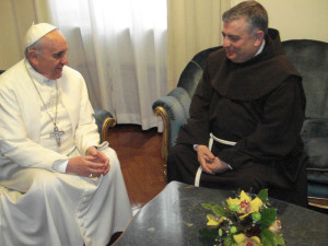Rodriguez Carballo mit Papst Franziskus: Feindbild Tradition?
