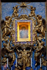 Salus Populi Romani, vor dem Gnadenbild in Santa Maria Maggiore in Rom versammeln sich am 25. Januar die Gläubigen, um für die Wiederherstellung als Meßort des Alten Ritus zu beten.