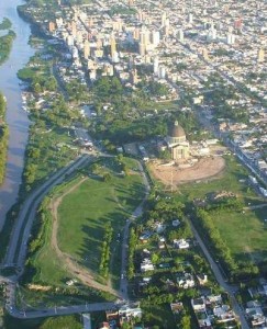 San Nicolas de los Arroyos, in der Mitte gut sichtbar die große Wallfahrtskirche, die am Fluß Parana errichtet wurde
