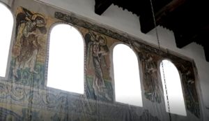Die Nordseite der Basilika mit den der Geburtsgrotte zugewandten Engel