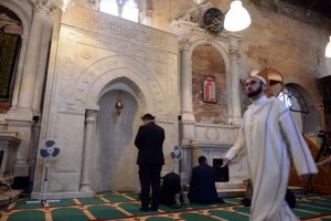 Unterdessen haben die Moslems im Namen der Freiheit der Kunst eine Kirche usurpiert und wollen darin Ramadan feiern