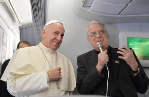 Vatikansprecher Lombardi und Papst Franziskusjpg