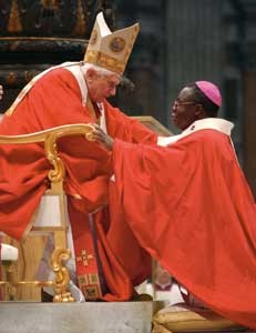 Die individuelle, knieende Eidesleistung und Verleihung des Palliums durch den Papst ist Vergangenheit