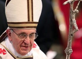 Warum teilt Papst Franziskus keine Kommunion aus