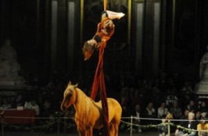 Zirkus in Bischofskirche von Besancon