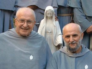 Die beiden Gründer des Ordens: P. Stefano Maria Manelli (links) und P. Gabriele Maria Pellettieri