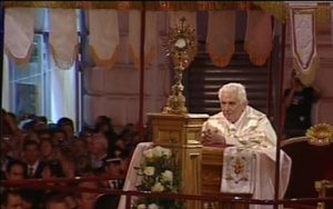 Fronleichnamsprozession mit Benedikt XVI.