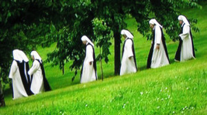 Die Kleinen Schwestern, Jüngerinnen des Lammes, ein ganz besonderer Orden der Tradition