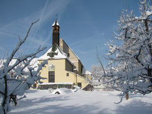 Kirche des Kitzbühler Franziskanerklosters