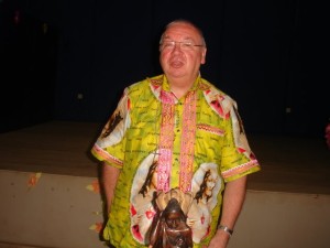 Bischof Nourrichard wurde mit seinem Hemd im Jesus-Hawaii-Look bekannt