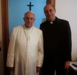 Papst Franziskus und sein Ghostwriter Victor Manuel Fernandez